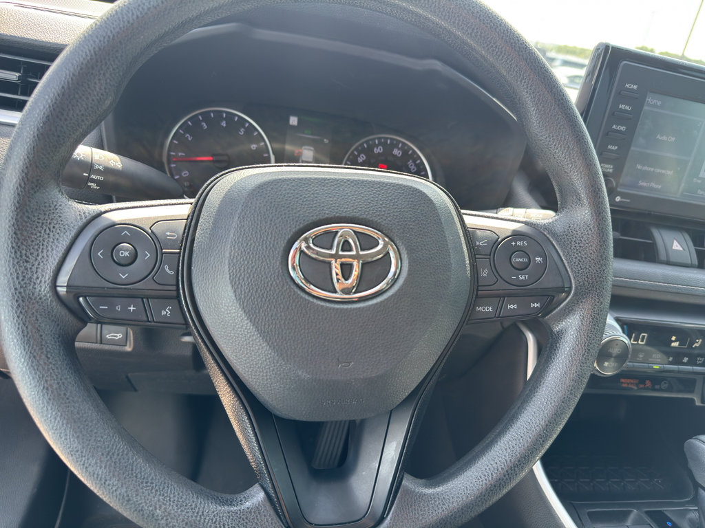 Used 2022 Toyota RAV4 XLE w/ Convenience Package FWD image 17