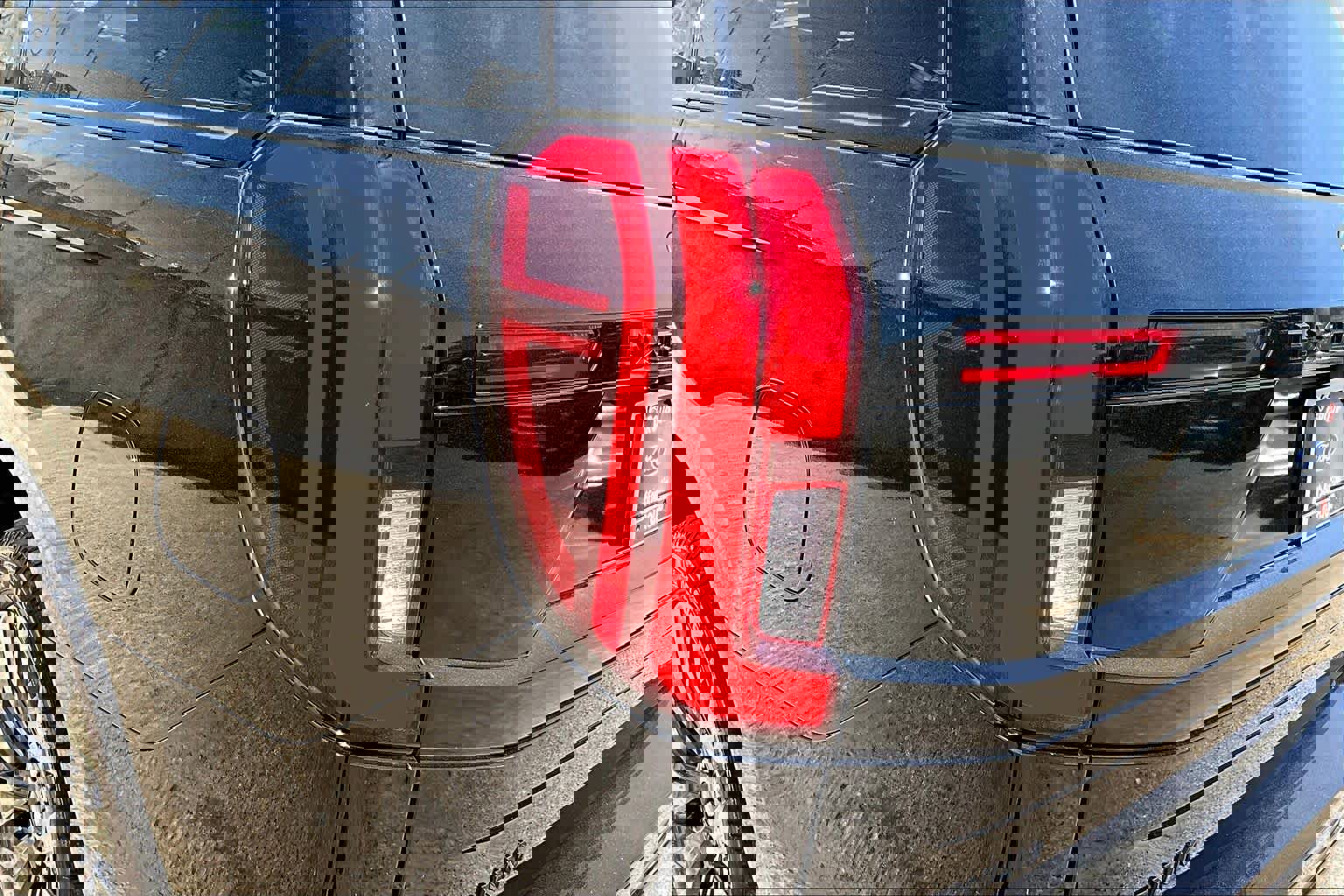 Certified 2025 Ford Expedition Platinum w/ Stealth Appearance Package image 30