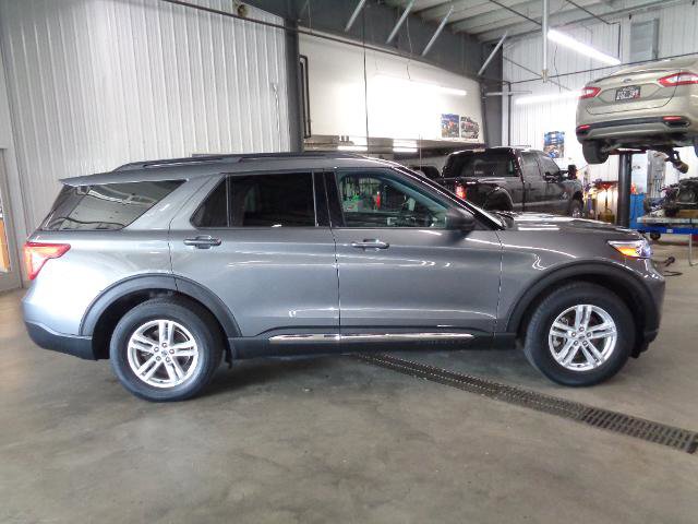 Certified 2023 Ford Explorer XLT AWD/4WD image 2