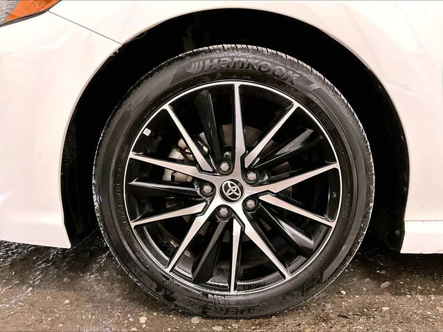 Used 2024 Toyota Camry SE w/ Cold Weather Package FWD image 8