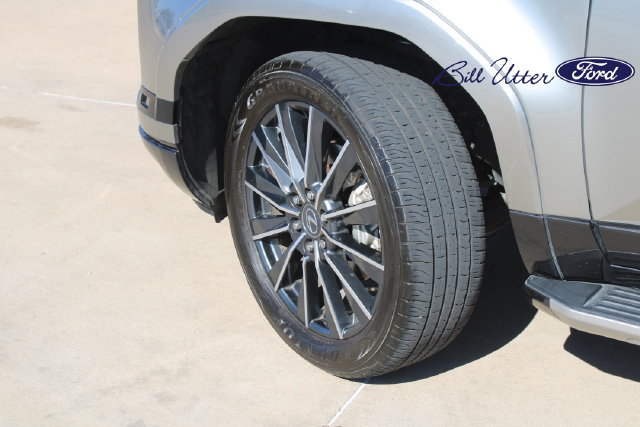 Used 2024 Lexus GX 550 w/ Accessory Package (Z1) AWD/4WD image 9