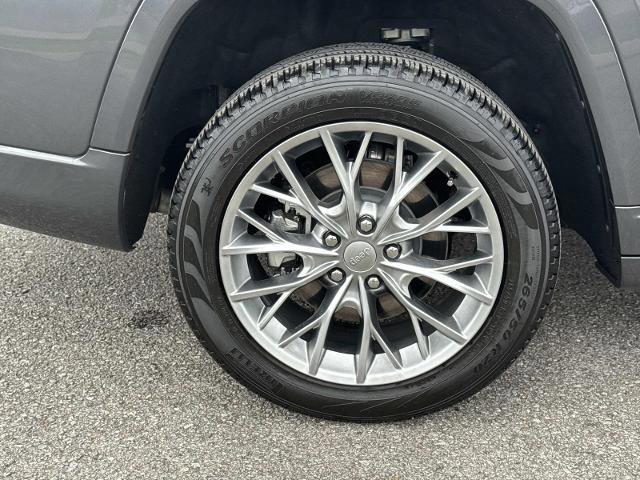 Used 2025 Jeep Grand Cherokee L Summit w/ Advanced Protech Group IV image 11