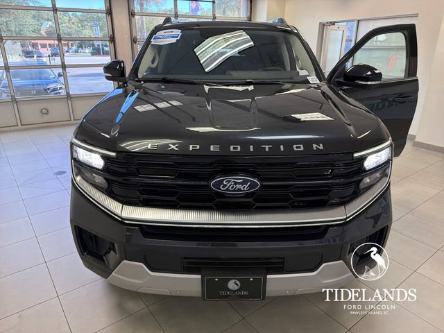 Certified 2025 Ford Expedition Platinum w/ Driver's Package AWD/4WD image 28