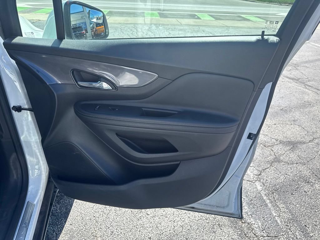 Used 2020 Buick Encore Preferred FWD image 29