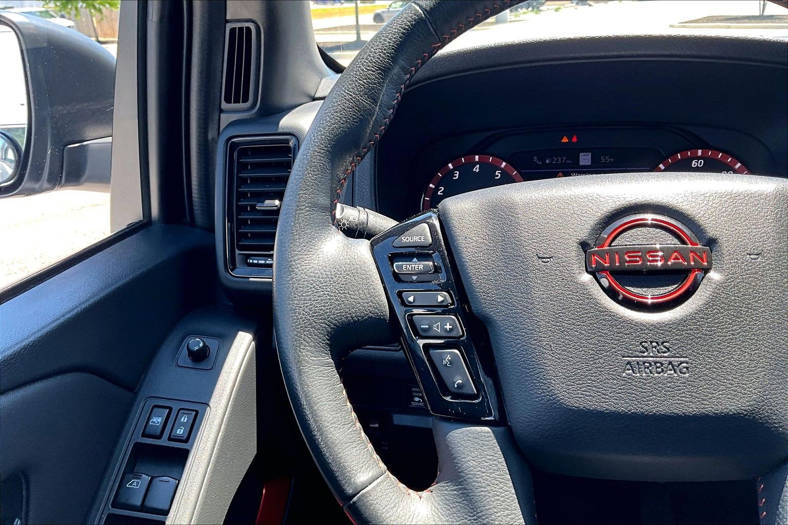 Used 2023 Nissan Frontier PRO-4X w/ Pro Convenience Package AWD/4WD image 12