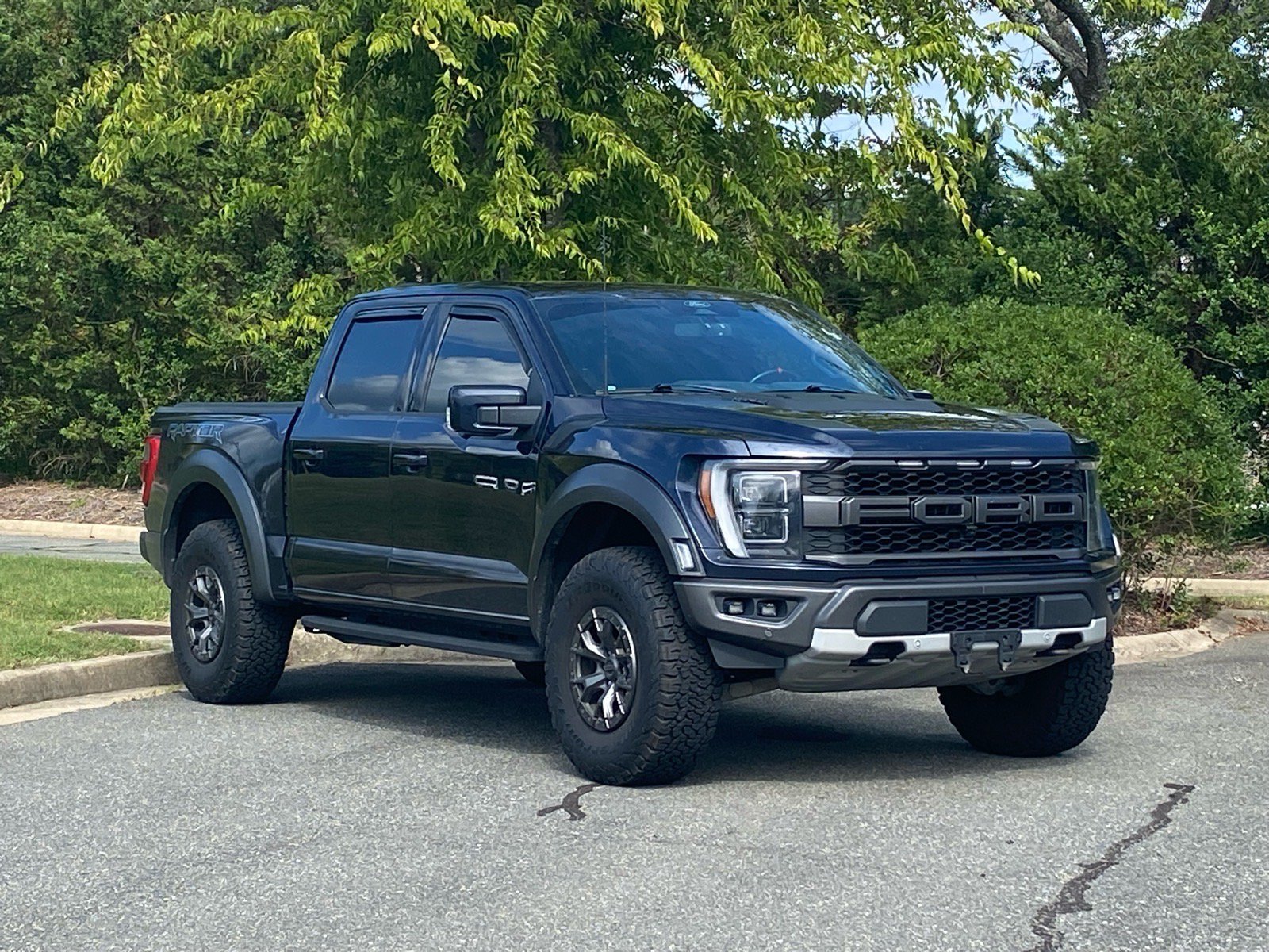 Certified 2022 Ford F150 Raptor w/ Raptor 37 Performance Package AWD/4WD image 2