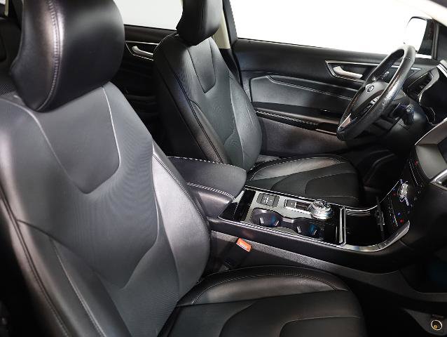 Certified 2019 Ford Edge Titanium w/ Equipment Group 301A image 8