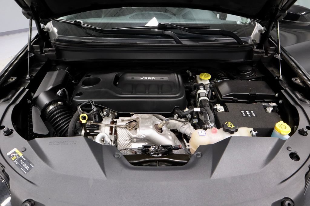 Used 2022 Jeep Cherokee Latitude Lux FWD image 16