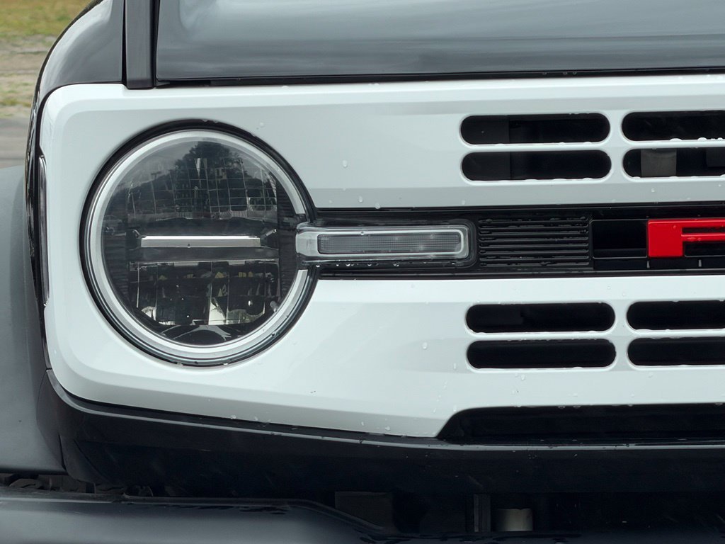 Certified 2025 Ford Bronco Heritage Edition AWD/4WD image 4