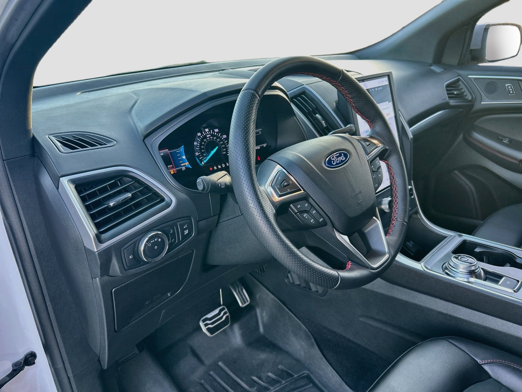 Certified 2022 Ford Edge ST-Line AWD/4WD image 9