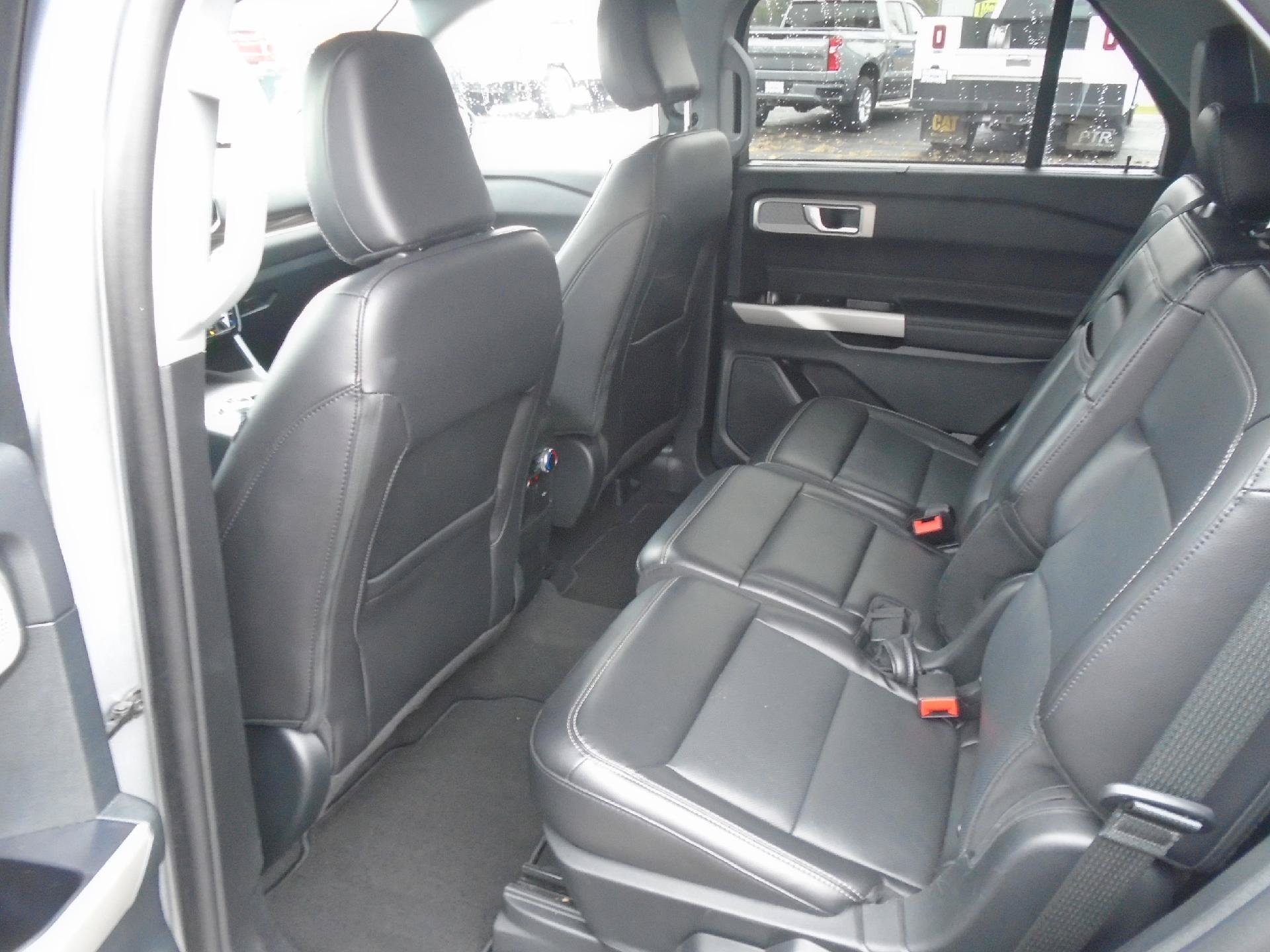 Certified 2024 Ford Explorer Limited AWD/4WD image 11