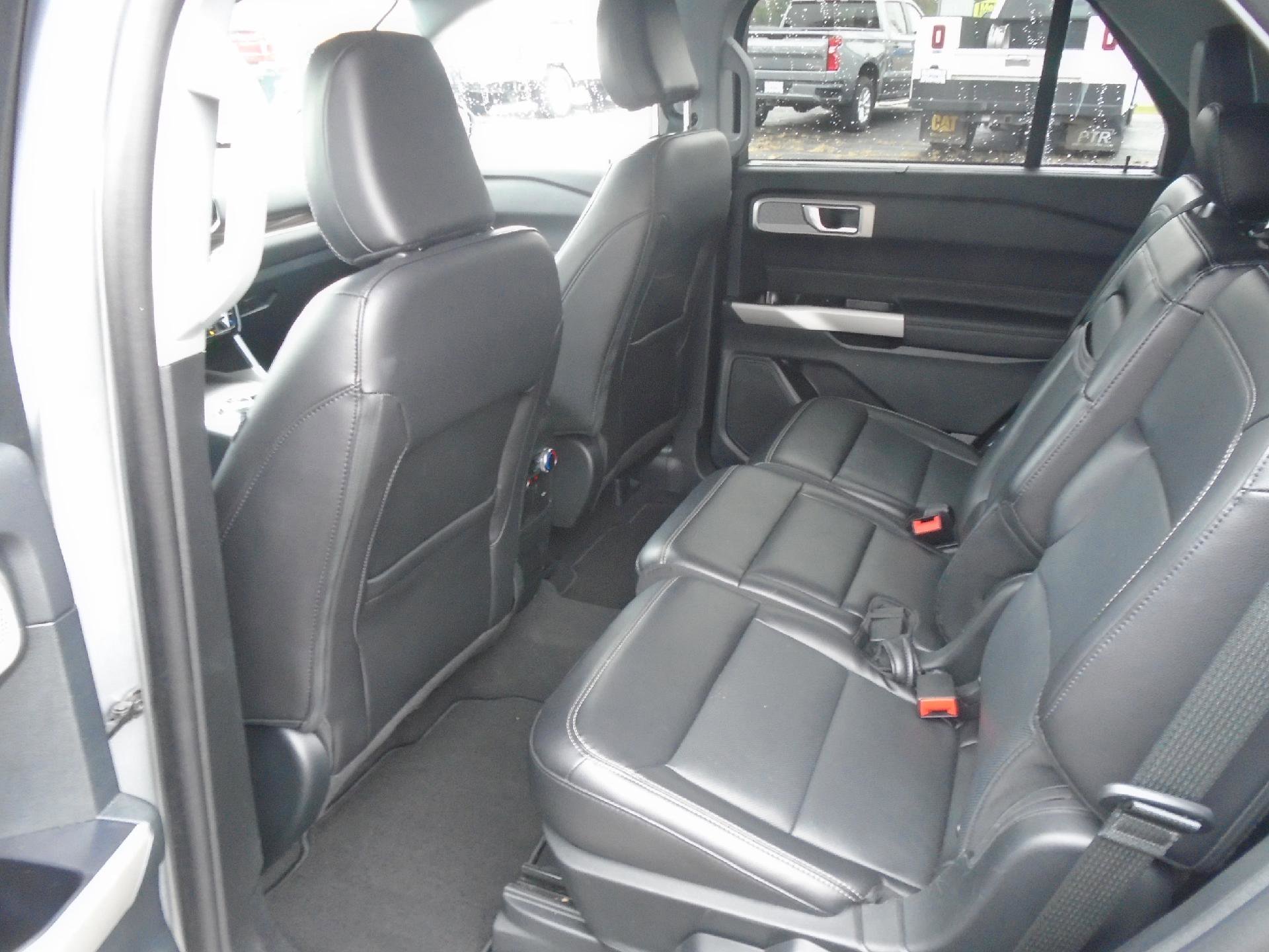 Certified 2024 Ford Explorer Limited image 11
