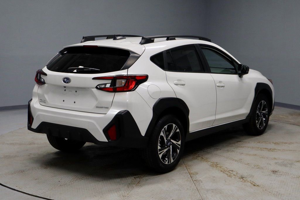 Used 2024 Subaru Crosstrek 2.0i Premium image 5