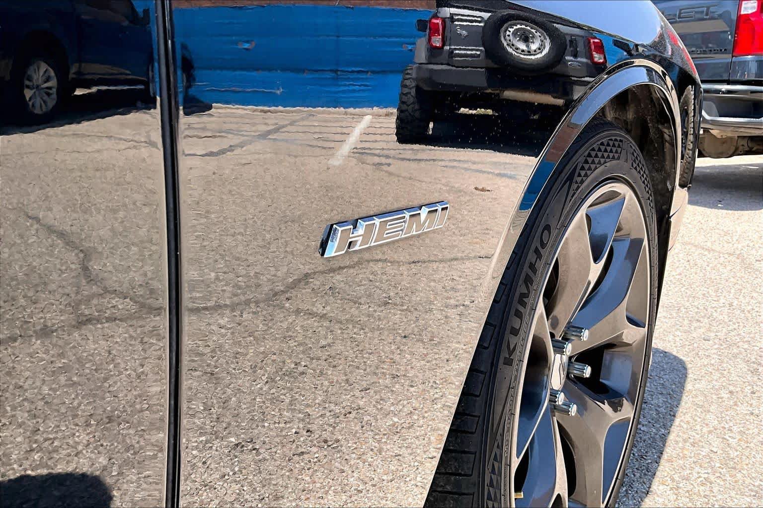 Used 2019 Dodge Challenger R/T RWD image 10