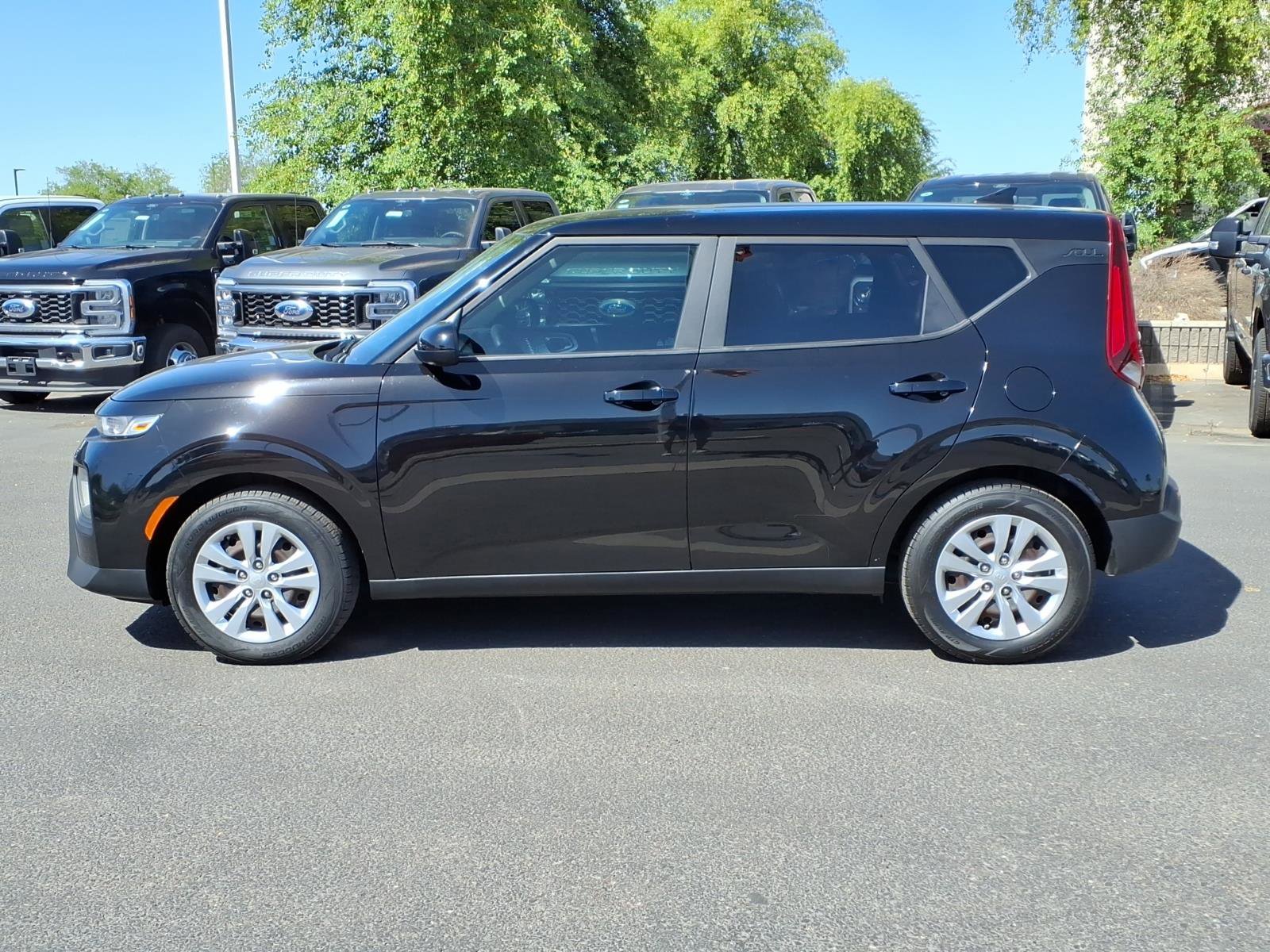 Used 2020 Kia Soul LX FWD image 3