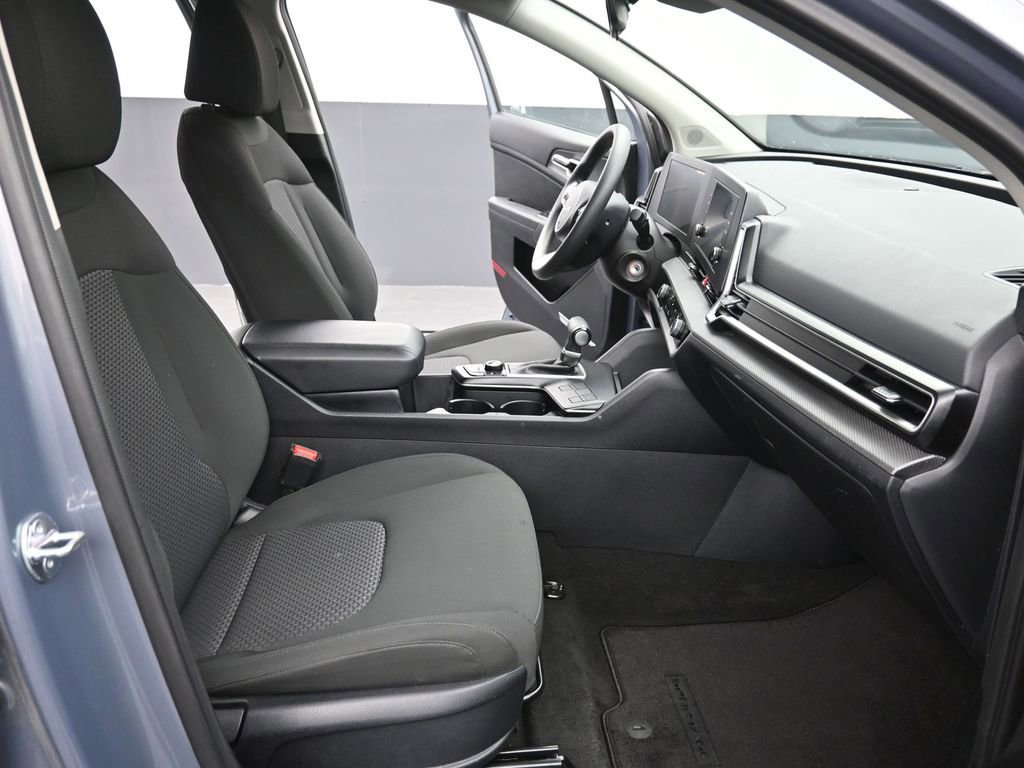 Used 2025 Kia Sportage LX image 16