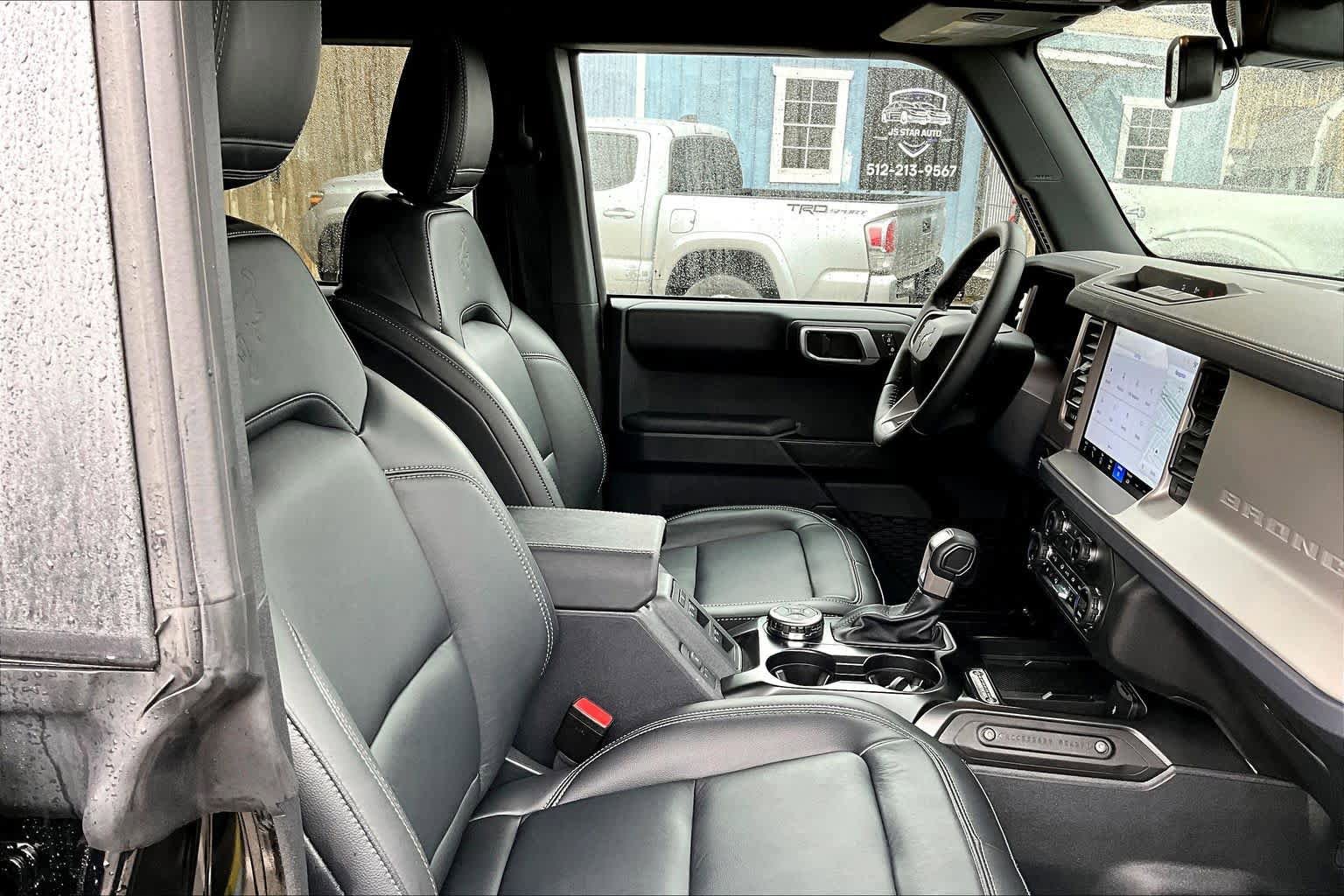 Certified 2025 Ford Bronco Outer Banks AWD/4WD image 9