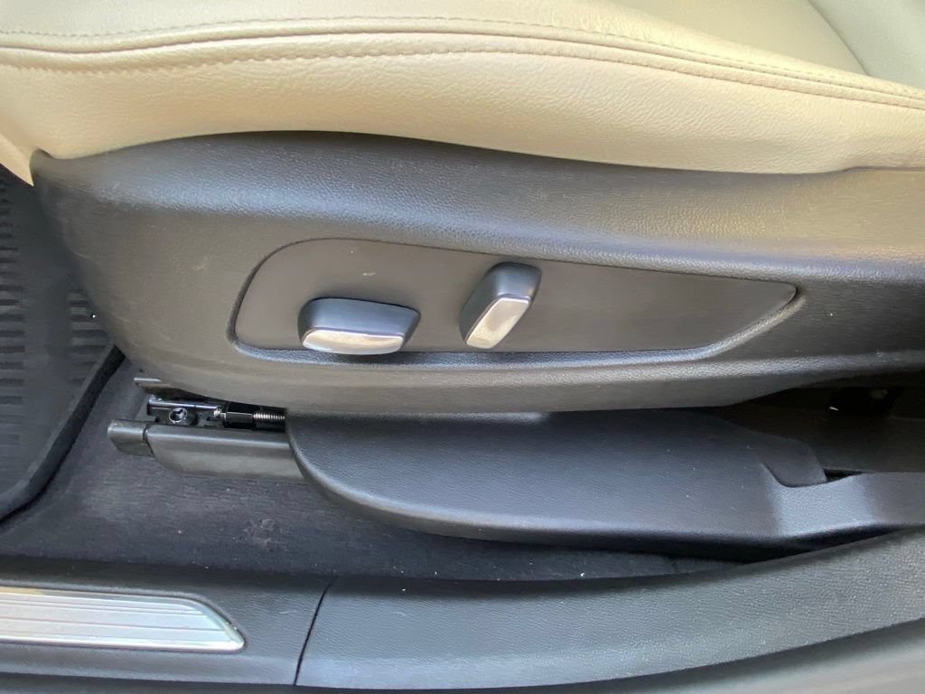 Used 2018 Cadillac XT5 AWD image 10