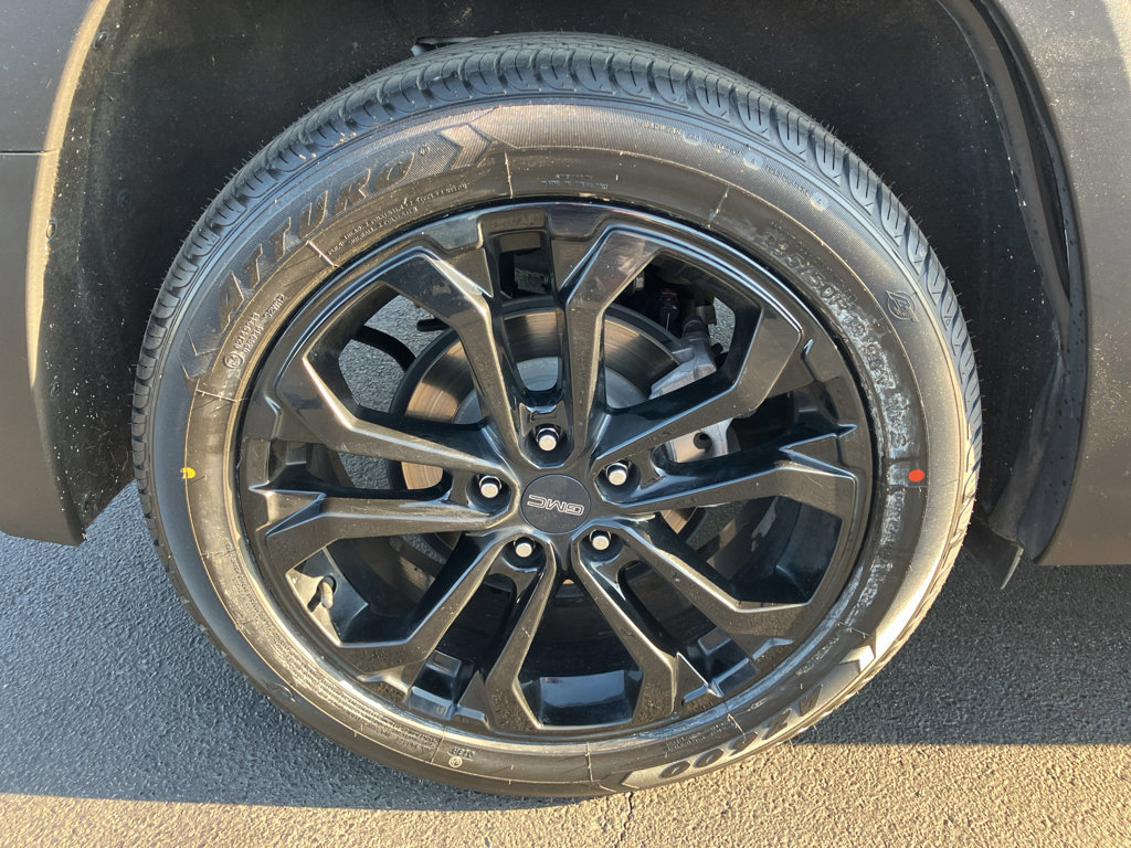 Used 2021 GMC Terrain SLE w/ Elevation Edition image 9