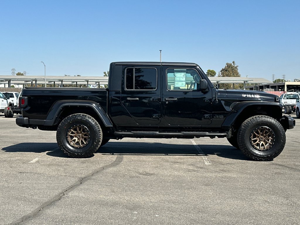 Used 2023 Jeep Gladiator Sport AWD/4WD image 2