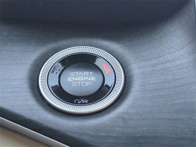 Used 2025 Jeep Grand Cherokee Limited w/ Trailer Tow Package image 28