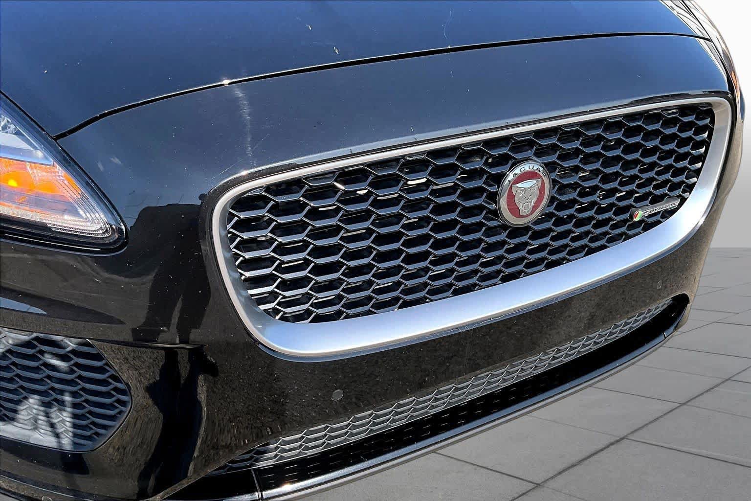 Used 2019 Jaguar E-PACE R-Dynamic SE AWD/4WD image 29