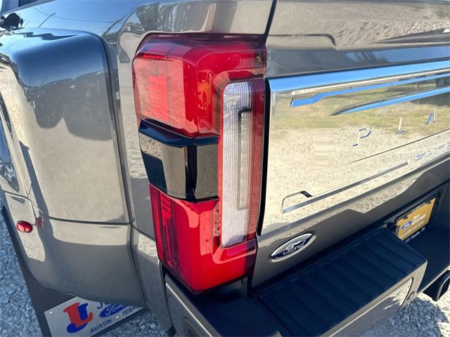 Certified 2025 Ford F350 Platinum w/ Platinum Plus Package image 38