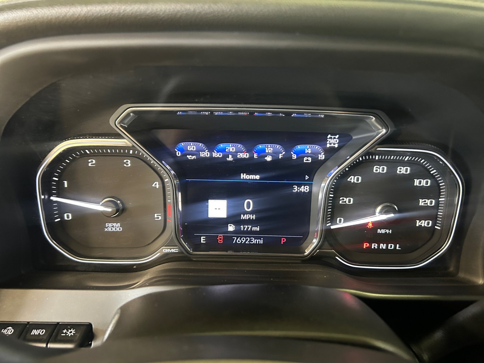 Used 2022 GMC Sierra 2500 AT4 w/ AT4 Premium Plus Package AWD/4WD image 14