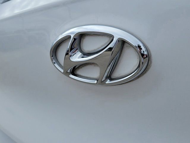 Used 2020 Hyundai Tucson SE image 11