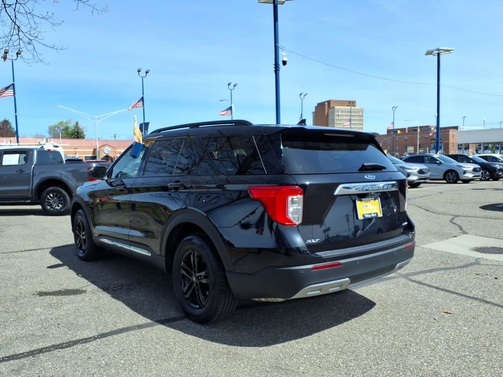 Certified 2023 Ford Explorer XLT w/ Equipment Group 202A AWD/4WD image 9