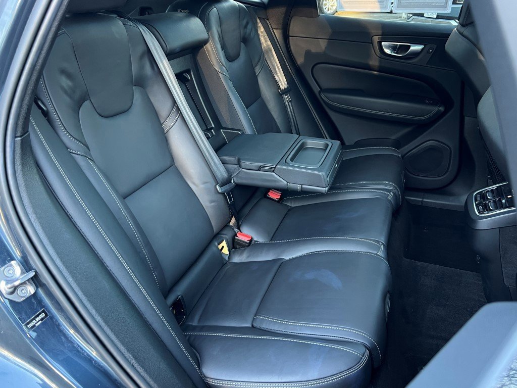 Used 2022 Volvo XC60 B6 Inscription w/ Advanced Package image 20