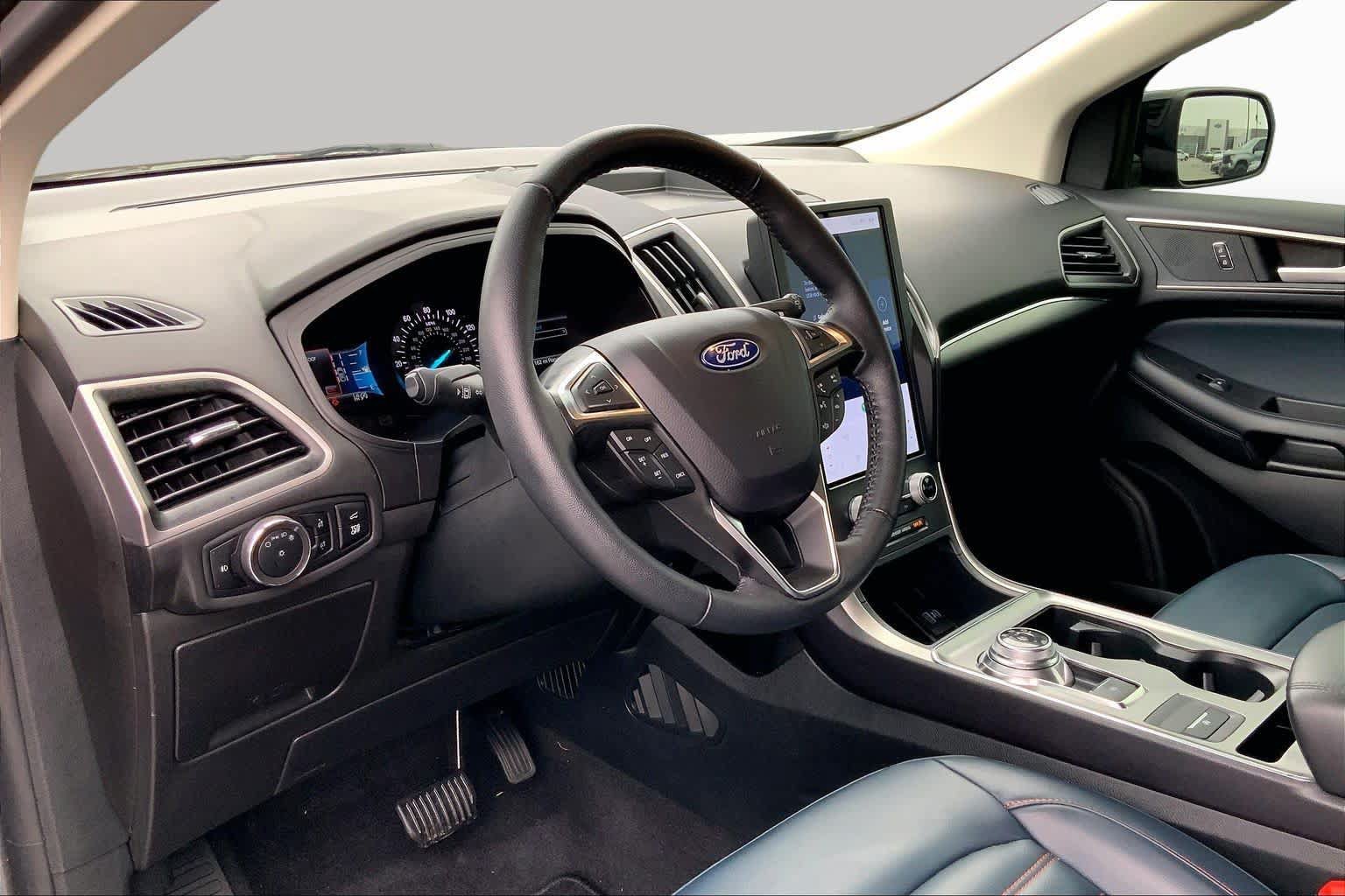 Certified 2024 Ford Edge SEL w/ Sport Appearance Package AWD/4WD image 16