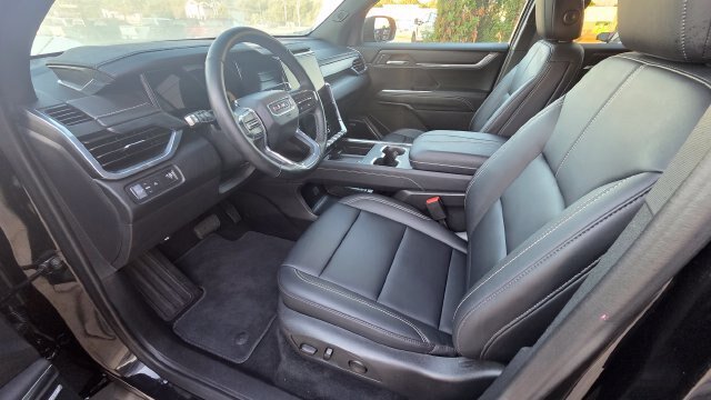 Used 2026 GMC Acadia Elevation w/ Elevation Premium Package FWD image 11