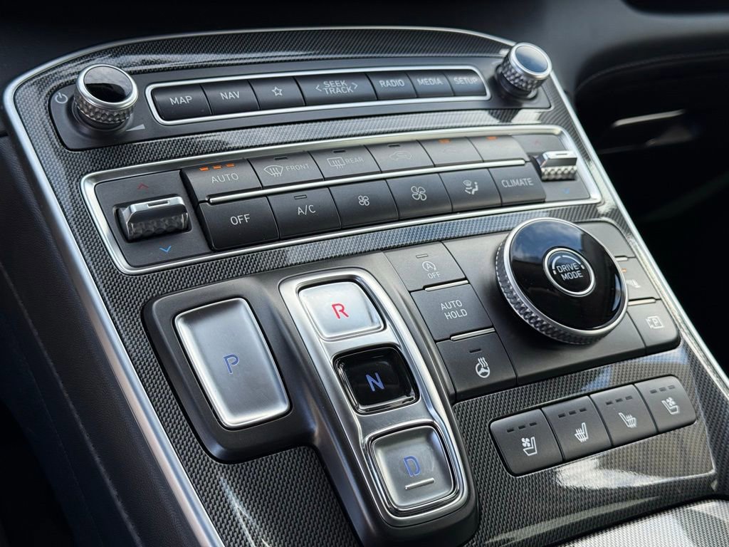 Used 2021 Hyundai Santa Fe Limited w/ Cargo Package image 10