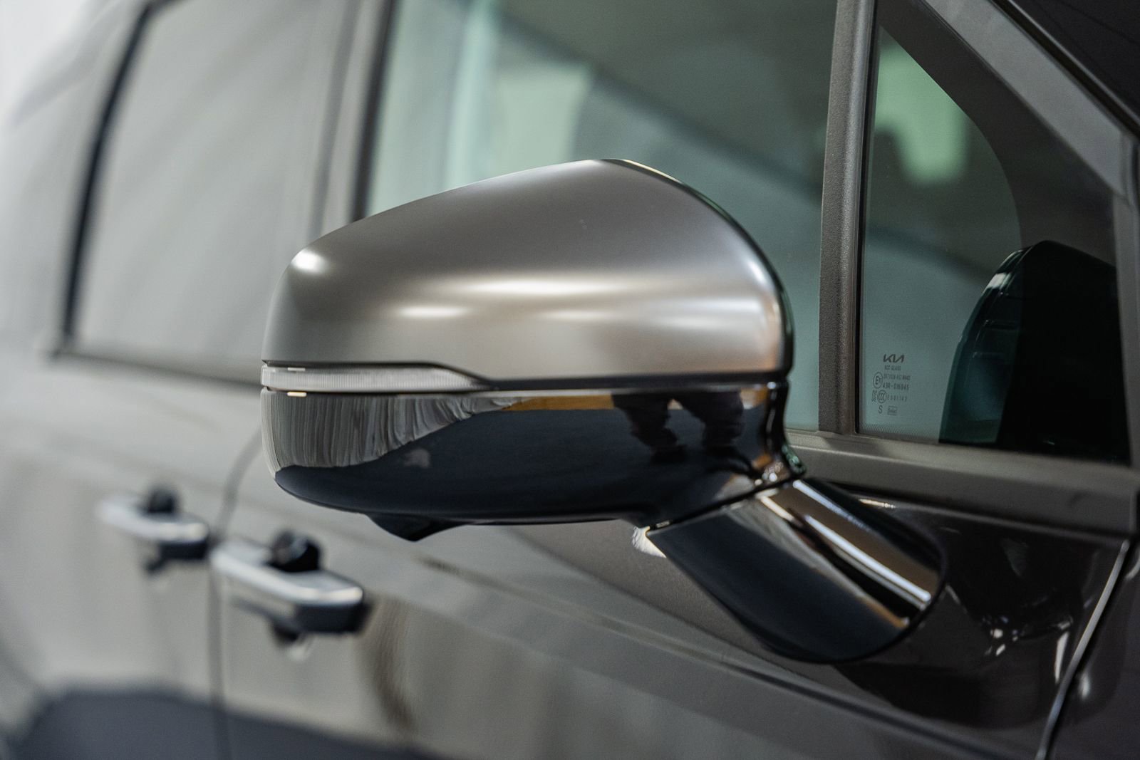 Used 2025 Kia Carnival SX Prestige image 17