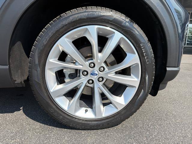 Certified 2023 Ford Explorer Platinum w/ Technology Package AWD/4WD image 5