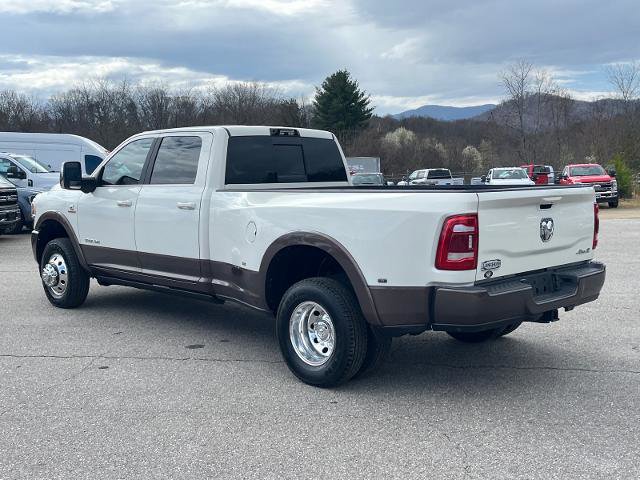 Used 2024 RAM 3500 Limited w/ Towing Technology Group image 4