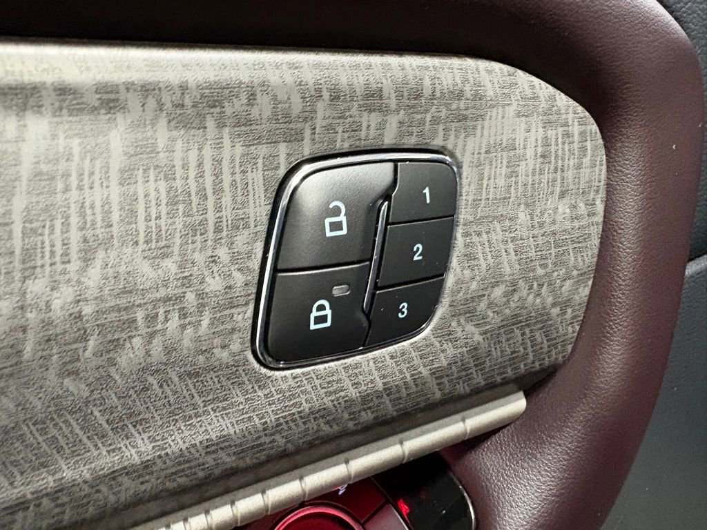 Certified 2025 Ford Explorer Platinum AWD/4WD image 21