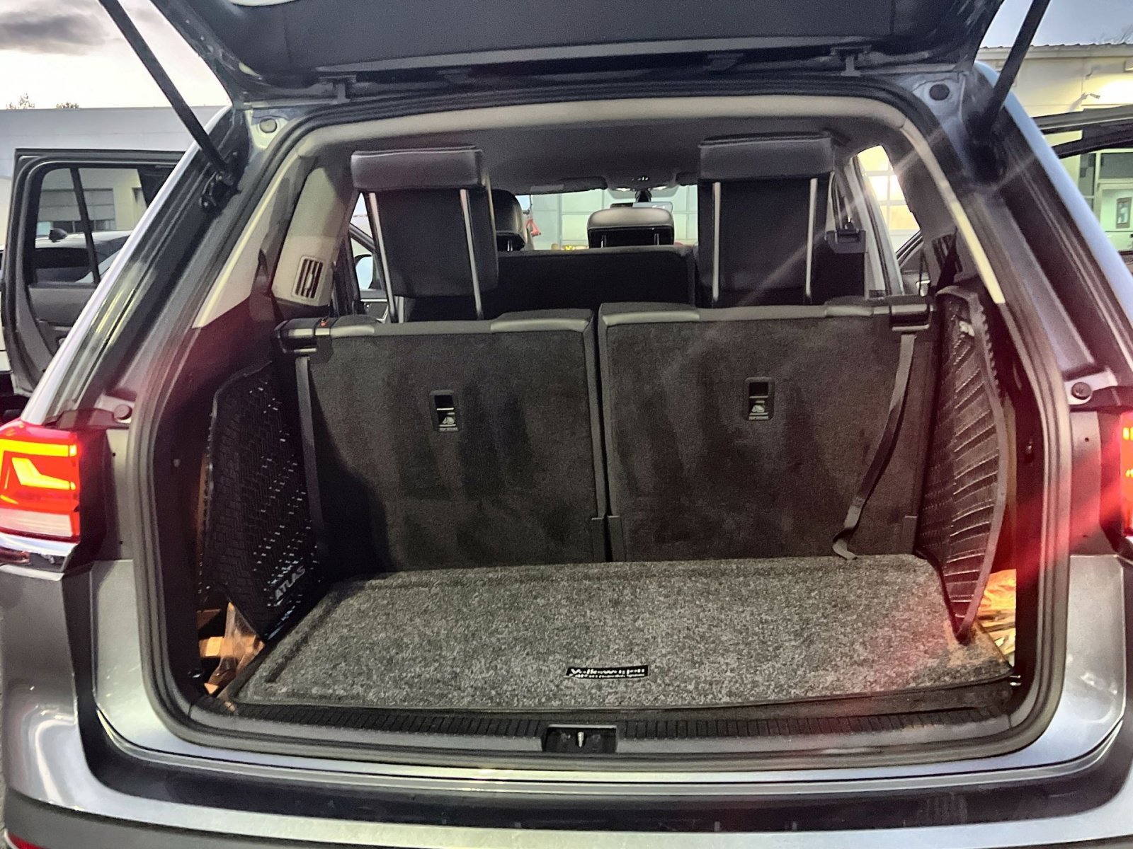 Used 2022 Volkswagen Atlas SE image 25