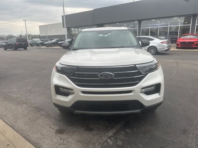 Certified 2021 Ford Explorer XLT w/ Equipment Group 202A AWD/4WD image 3