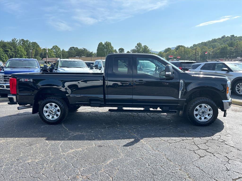 Certified 2024 Ford F250 XLT AWD/4WD image 9