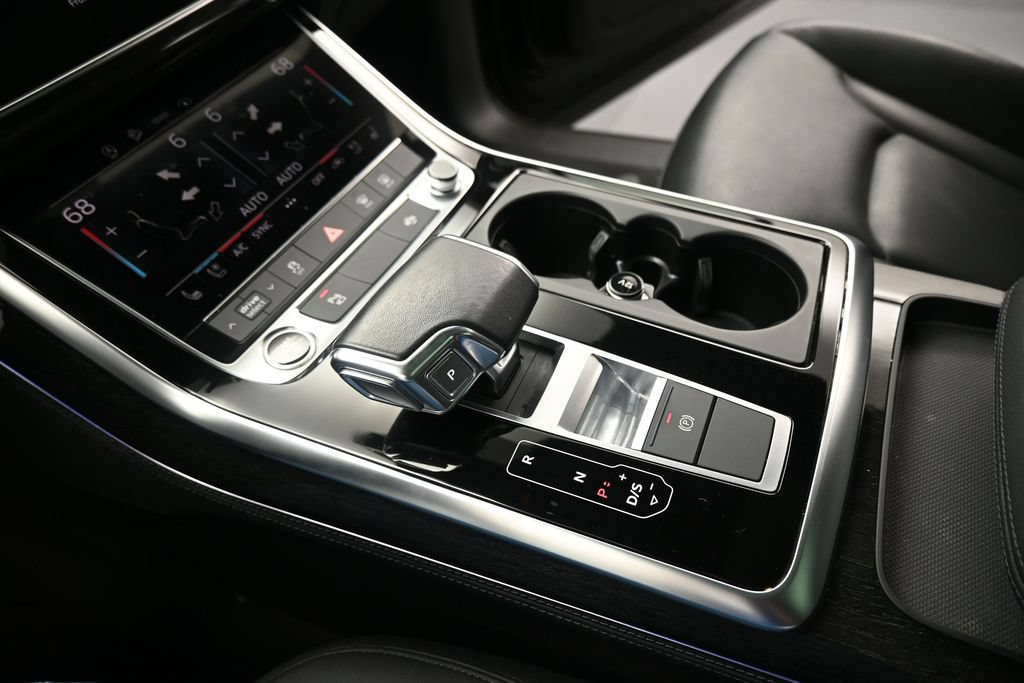 Used 2022 Audi Q7 3.0T Premium Plus w/ Premium Plus Package AWD/4WD image 19