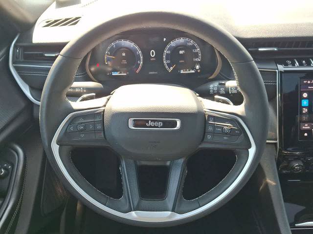 Used 2025 Jeep Grand Cherokee Altitude AWD/4WD image 22