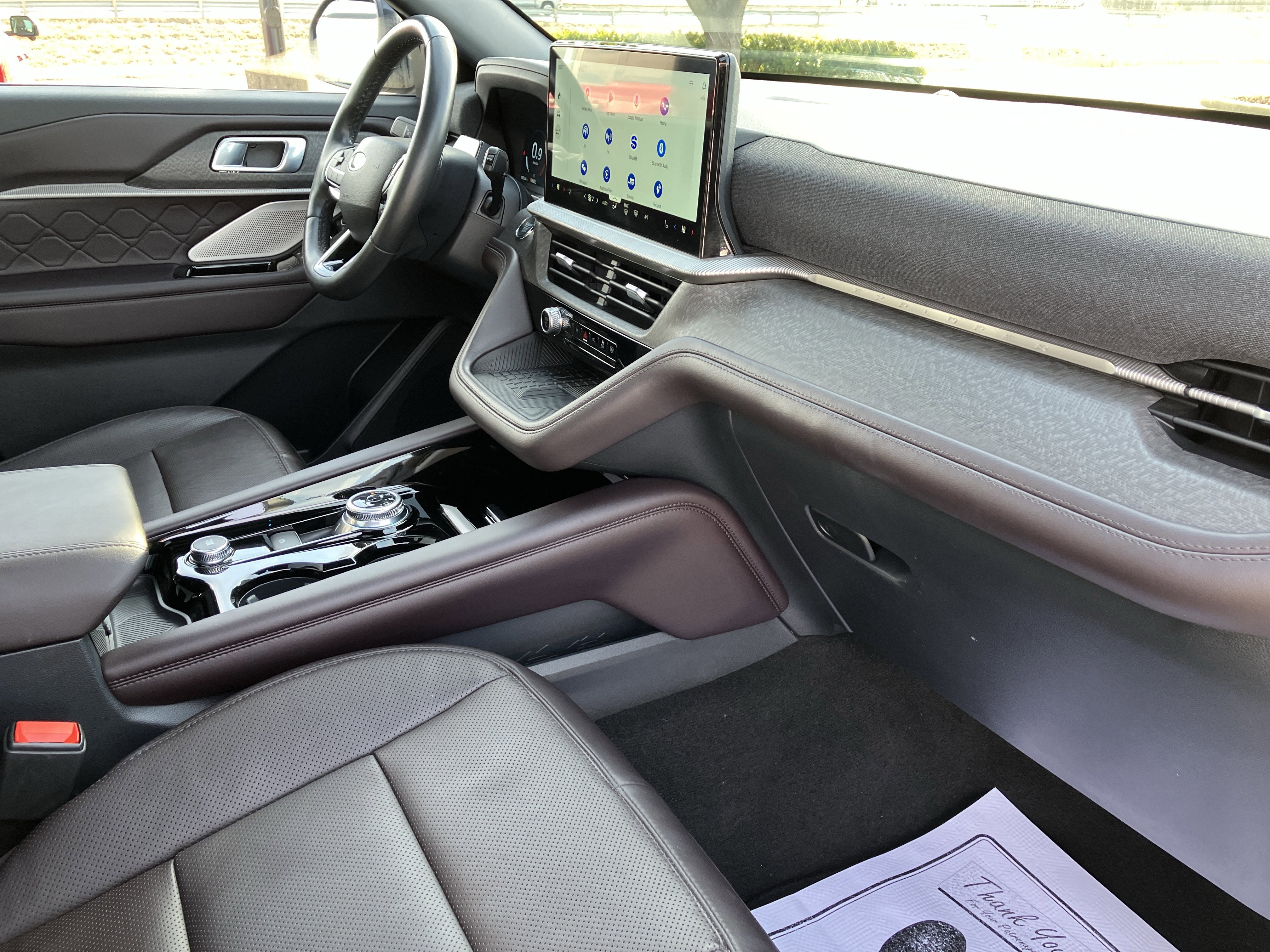 Certified 2025 Ford Explorer Platinum w/ LUX Leather Package image 26