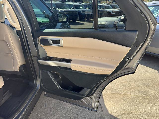 Certified 2023 Ford Explorer XLT RWD image 25