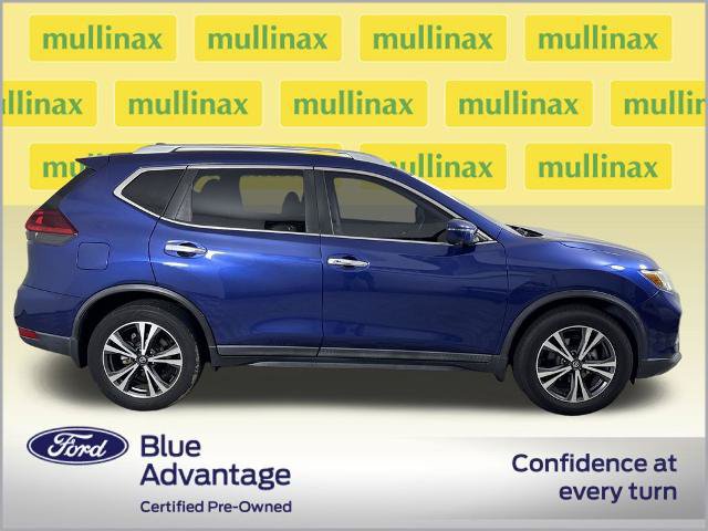Used 2019 Nissan Rogue SV w/ Premium Package FWD image 2