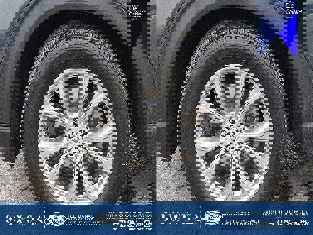 Certified 2022 Ford Explorer XLT w/ Equipment Group 202A image 8