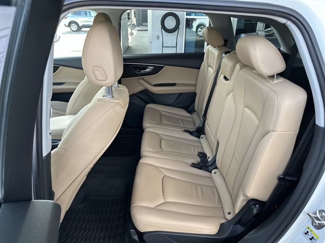 Used 2021 Audi Q7 3.0T Premium AWD/4WD image 24