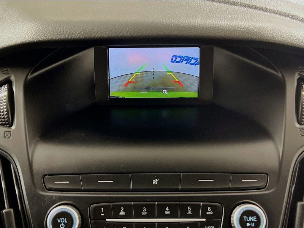 Certified 2018 Ford Focus SE w/ Cold Weather Package image 17