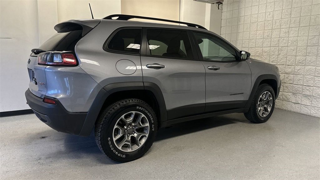Used 2022 Jeep Cherokee Trailhawk image 8